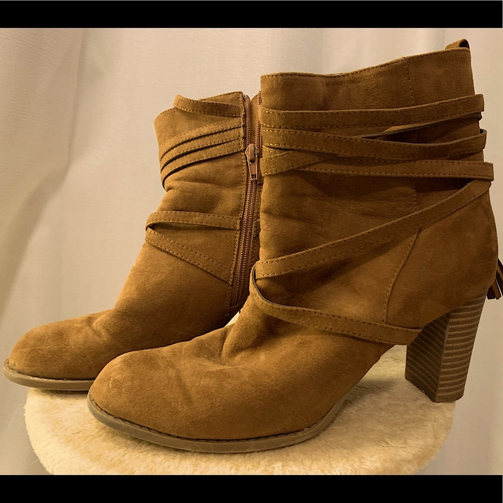 Cruelly Suede tan tassel boots